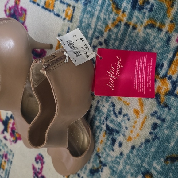 2 pairs of heels - Picture 7 of 7